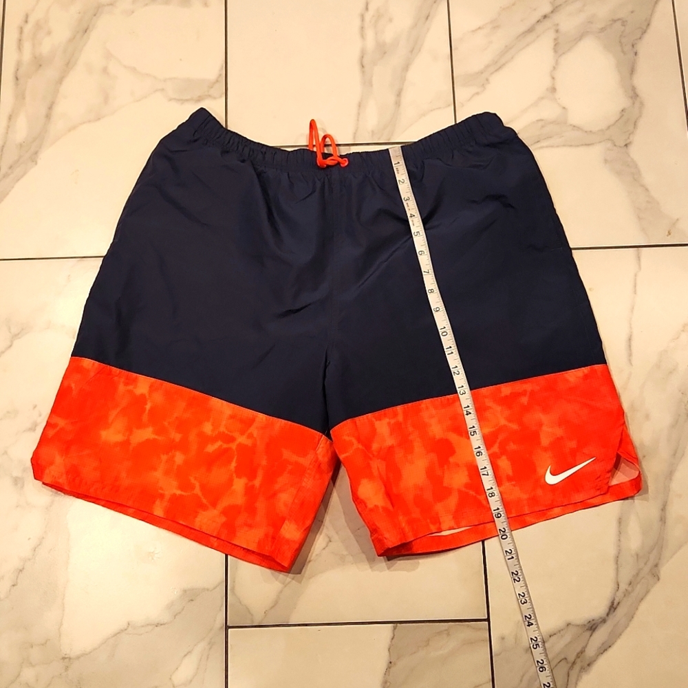 NIKE SHORTS